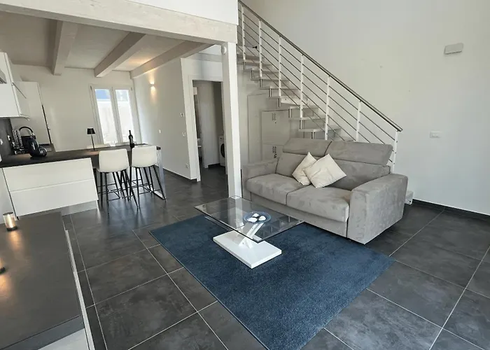 Appartamento Elegant Loft By The Sea *