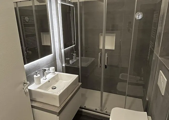 Elegant Loft By The Sea