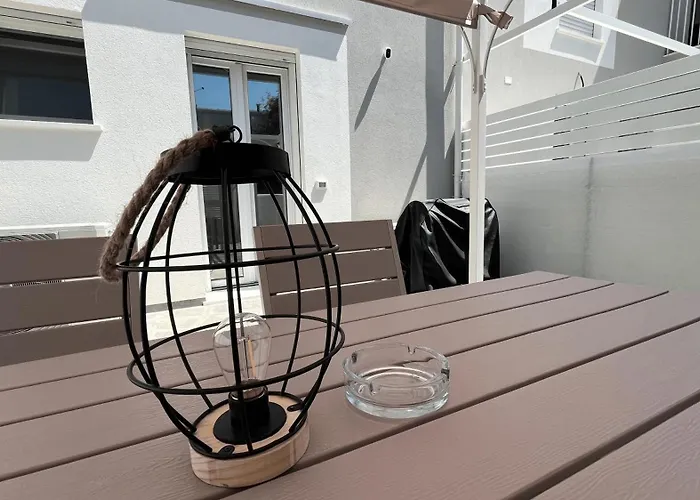 Elegant Loft By The Sea *