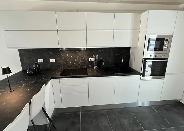 Elegant Loft By The Sea